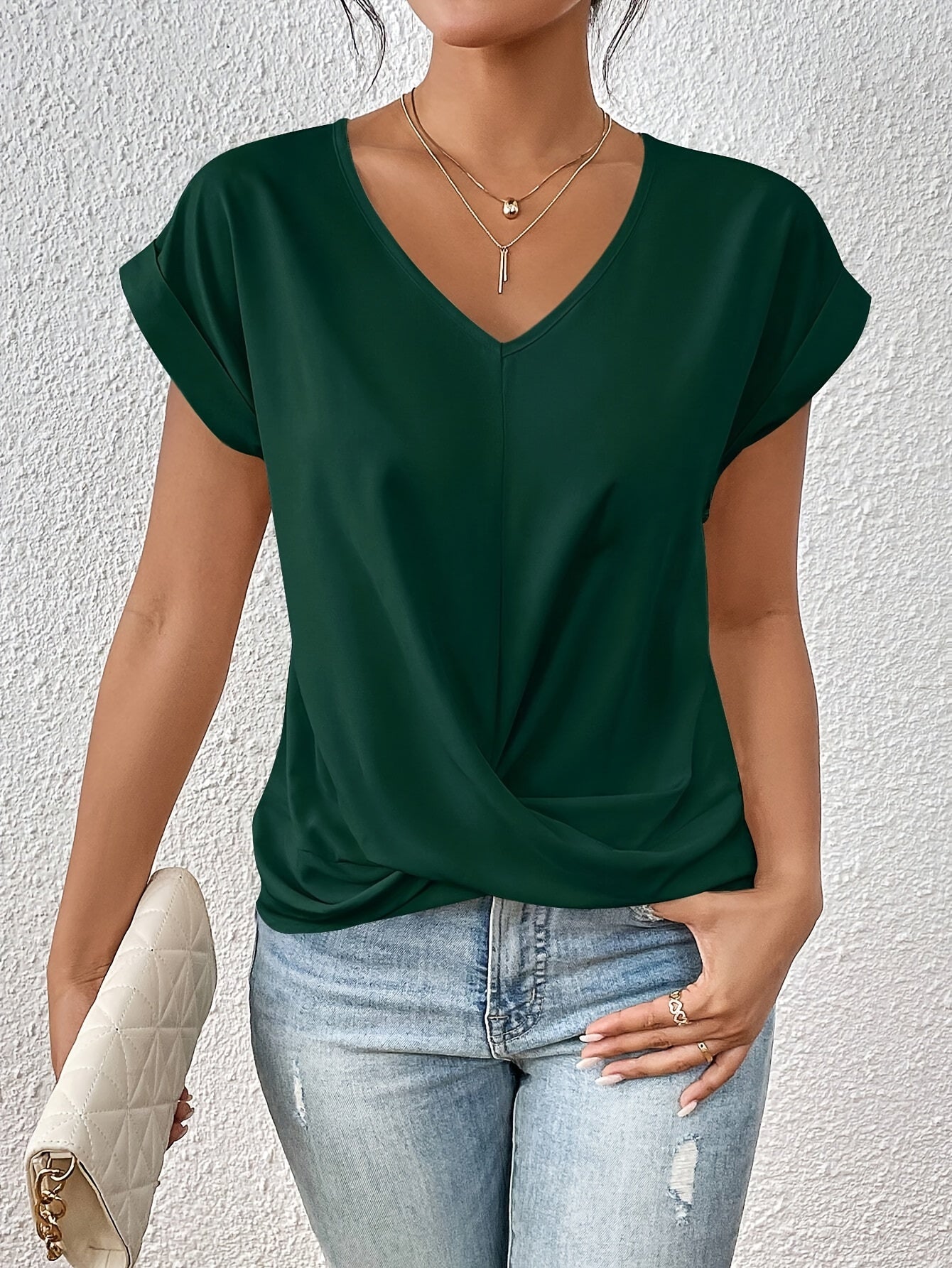 Natalia™ | 2025 - Avslappnad T-shirt med sött litet hjärthalsband
