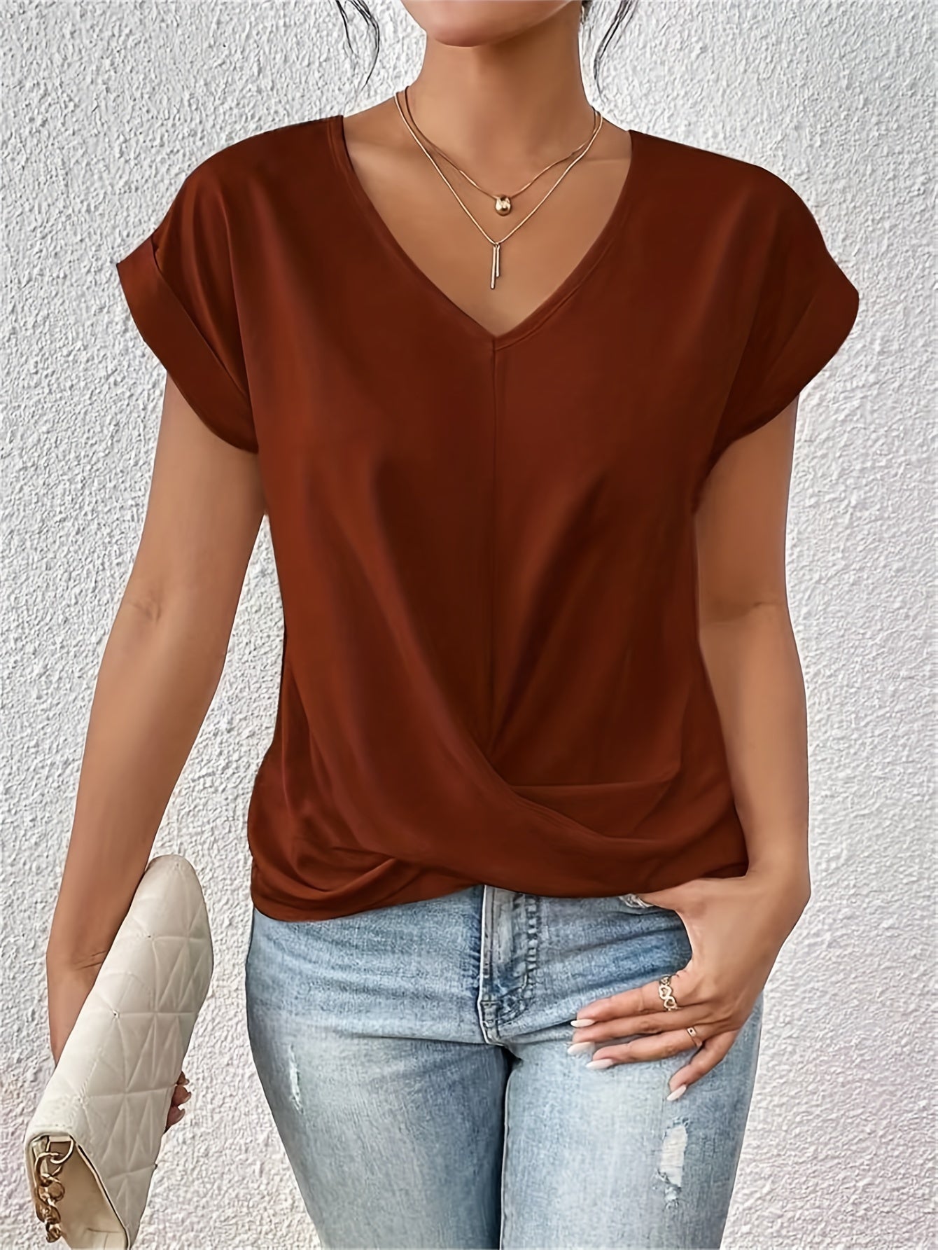 Natalia™ | 2025 - Avslappnad T-shirt med sött litet hjärthalsband
